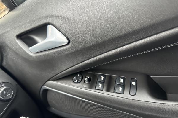 2021 Vauxhall Crossland 1.2 Turbo Elite SUV 5dr Petrol Auto Euro 6 (s/s) (130 ps) - Cloth, photo 22