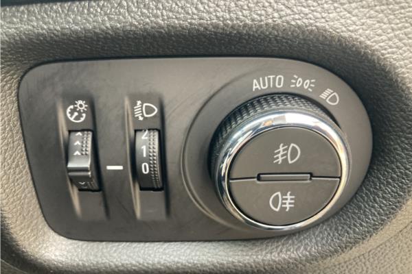 2019 Vauxhall Astra 1.4i Turbo Griffin Hatchback 5dr Petrol (s/s) (150 ps) - Cloth, photo 21
