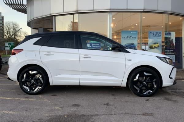 2023 Vauxhall Grandland - Black Alcantara, photo 9