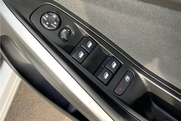 2019 Vauxhall Grandland X 1.2 Turbo GPF SE SUV 5dr Petrol Manual Euro 6 (s/s) (130 ps) - Cloth, photo 22