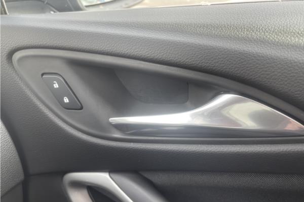 2020 Vauxhall Astra 1.2 Turbo SRi Hatchback 5dr Petrol Manual Euro 6 (s/s) (145 ps) - Cloth, photo 25