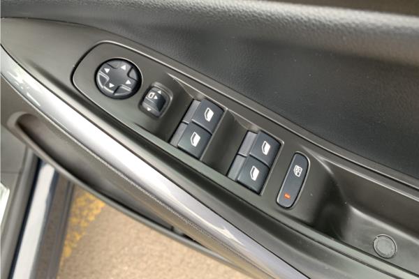 2020 Vauxhall Grandland X 1.2 Turbo Sport Nav SUV 5dr Petrol Manual Euro 6 (s/s) (130 ps) - Cloth, photo 36