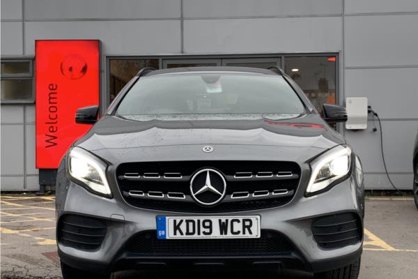 Non Franchise 2019 Mercedes-benz Gla 200 Amg Line Edition - Leather, photo 3