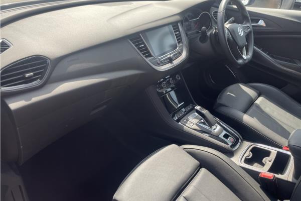 2020 Vauxhall Grandland X 1.6 13.2kWh Ultimate Nav SUV 5dr Petrol Plug-in Hybrid Auto 4WD Euro 6 (s/s) Hybrid4 (300 ps) - Berson Black, photo 15