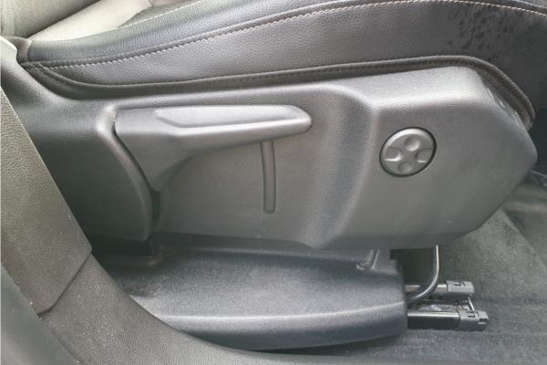 2019 Vauxhall Grandland X 1.2 Turbo GPF Sport Nav SUV 5dr Petrol Auto Euro 6 (s/s) (130 ps) - Cloth, photo 29