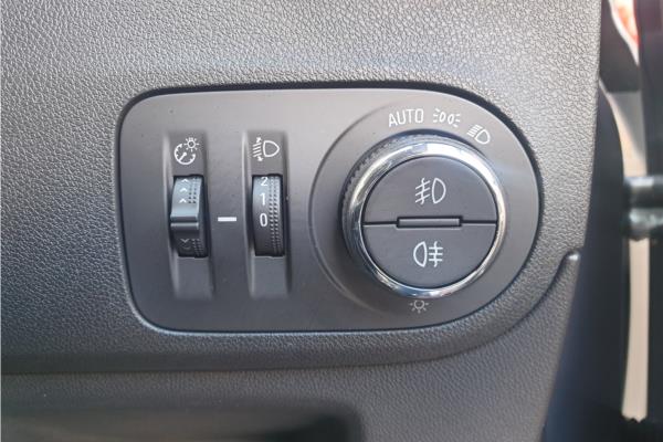 2024 Vauxhall Crossland 1.2 Turbo GS SUV 5dr Petrol Auto Euro 6 (s/s) (130 ps) - Banda-jet Black, photo 21