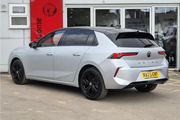 2025 Vauxhall Astra - Jet Black Greta, photo 6