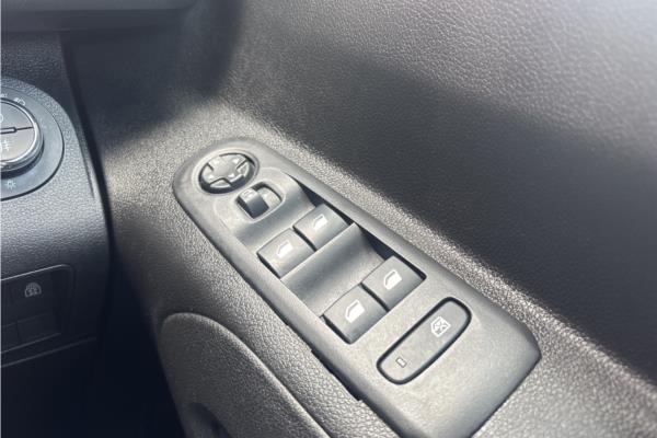 2020 Vauxhall Combo Life 1.5 Turbo D Elite XL MPV 5dr Diesel Auto Euro 6 (s/s) (130 ps) - Cloth, photo 22