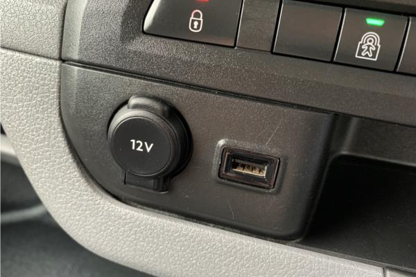 2020 Vauxhall Vivaro 2.0 Turbo D 3100 Edition Crew Van 5dr Diesel Manual Euro 6 (s/s) (120 ps) - Cloth, photo 24