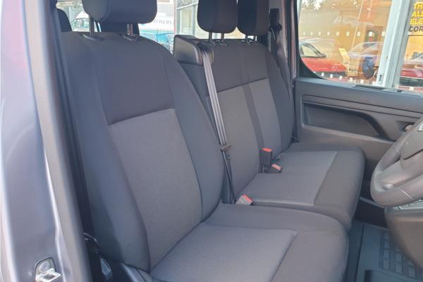 2024 Vauxhall Vivaro-e Life 50kWh Combi MPV 5dr Electric Auto LWB (9 Seat, 11kW Charger) (136 ps) - Curitiba Triton, photo 34