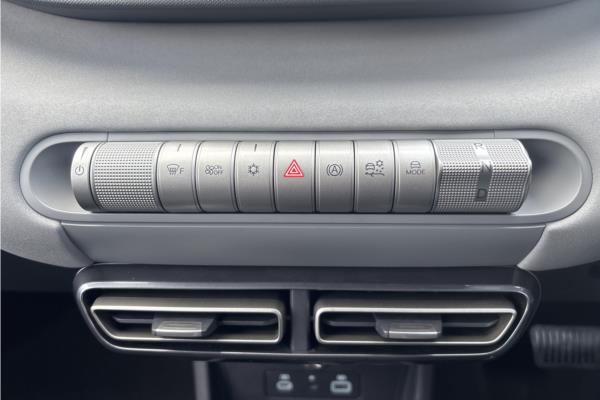 BYD Dolphin* Surf 5Dr 65kW Boost 43kWh Auto - Black+grey Vegn, photo 15