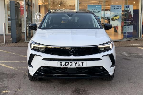 2023 Vauxhall Grandland - Black Alcantara, photo 3