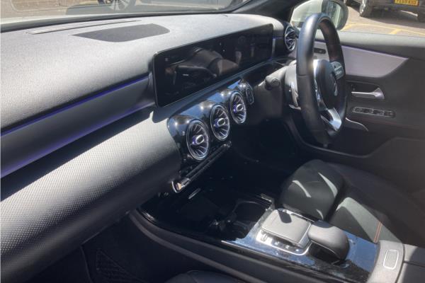 Non Franchise 2019 MERCEDES-BENZ A 200 D AMG LINE PREMIUM - Leather, photo 14