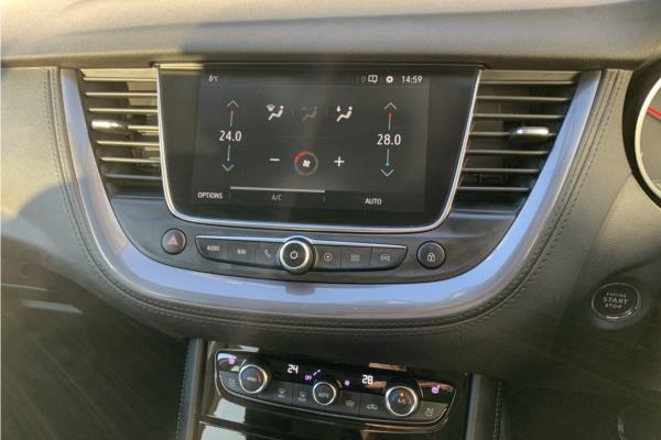 2020 Vauxhall Grandland X 1.6 13.2kWh Business Edition Nav Premium SUV 5dr Petrol Plug-in Hybrid Auto 4WD Euro 6 (s/s) Hybrid4 (300 ps) - Leather, photo 17