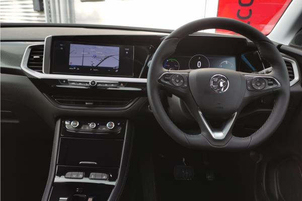 2024 Vauxhall Grandland 1.2 MHEV Ultimate SUV 5dr Petrol Hybrid e-DCT Euro 6 (s/s) (136 ps) - Black Alcantara, photo 11