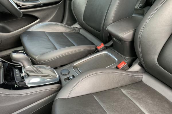2018 Vauxhall Astra 1.4i Turbo Elite Nav Hatchback 5dr Petrol Auto Euro 6 (s/s) (150 ps) - Leather, photo 42