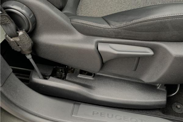 Non Franchise 2019 Peugeot 5008 1.5 BlueHDi Allure SUV 5dr Diesel Manual Euro 6 (s/s) (130 ps) - Fabic - Cloth, photo 29