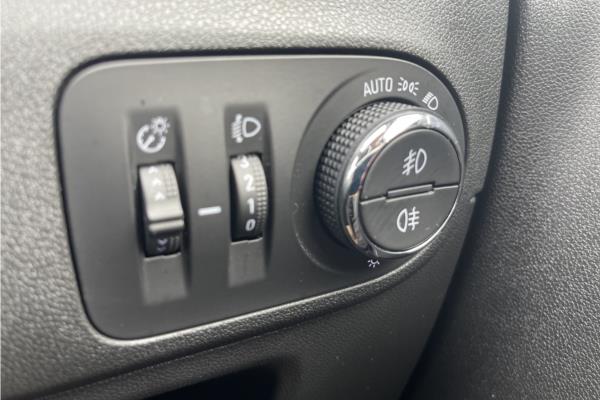 2019 Vauxhall Crossland X 1.2 Turbo GPF Elite Nav SUV 5dr Petrol Auto Euro 6 (s/s) (110 ps) - Cloth, photo 21