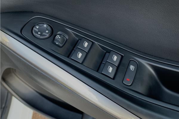 2023 Vauxhall Grandland - Black Alcantara, photo 22