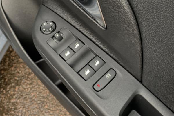 2024 Vauxhall Corsa-e 50kWh GS Hatchback 5dr Electric Auto (136 ps) - Banda Marvel Bl, photo 22