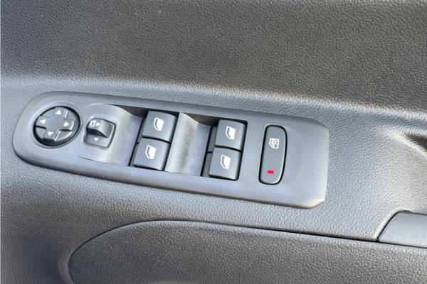2021 Vauxhall Combo Life 1.2 Turbo SE MPV 5dr Petrol Auto Euro 6 (s/s) (130 ps) - Cloth, photo 22