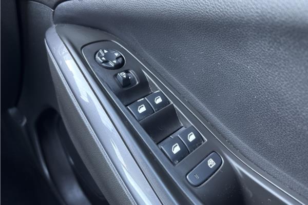 2022 Vauxhall Grandland X 1.2 Turbo Griffin Edition SUV 5dr Petrol Manual Euro 6 (s/s) (130 ps) - Harlekin Black, photo 22