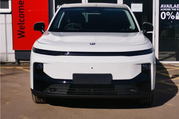 Leapmotor B10 5Dr 160kW 70kWh AU - Light Grey Lth, photo 2