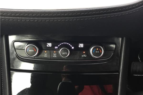 2018 Vauxhall Grandland X 1.6 Turbo D BlueInjection SE SUV 5dr Diesel Auto (s/s) (120 ps) - Cloth, photo 16