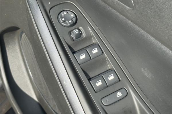 2021 Vauxhall Grandland X 1.2 Turbo Elite Nav SUV 5dr Petrol Manual 6Spd Euro 6 (s/s) (130 ps) - Leather, photo 22
