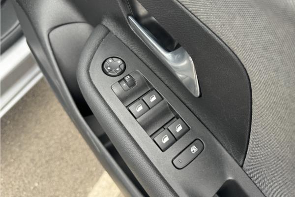 2022 Vauxhall Mokka 1.2 Turbo Design SUV 5dr Petrol Manual Euro 6 (s/s) (130 ps) - Cloth, photo 22