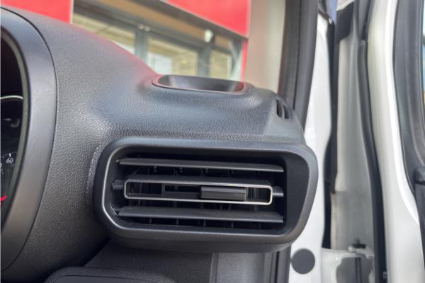 2021 Vauxhall Combo Life 1.5 Turbo D SE XL MPV 5dr Diesel Manual Euro 6 (s/s) (7 Seat) (100 ps) - Cloth, photo 39
