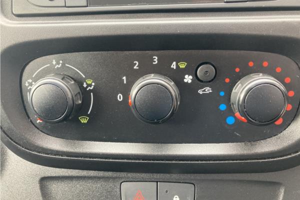 2018 VAUXHALL VIVARO - Cloth, photo 16