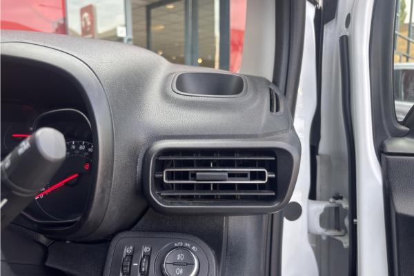 2020 Vauxhall Combo Life 1.5 Turbo D Elite XL MPV 5dr Diesel Auto Euro 6 (s/s) (130 ps) - Cloth, photo 39