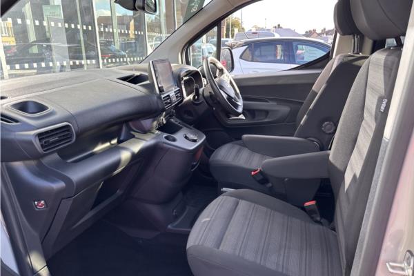 2021 Vauxhall Combo Life 1.2 Turbo SE MPV 5dr Petrol Auto Euro 6 (s/s) (130 ps) - Cloth, photo 15