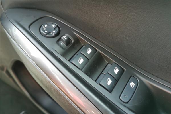 2021 Vauxhall Grandland X 1.2 Turbo SRi Nav SUV 5dr Petrol Auto Euro 6 (s/s) (130 ps) - Cloth, photo 22