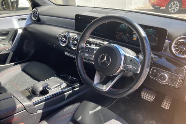 Non Franchise 2019 MERCEDES-BENZ A 200 D AMG LINE PREMIUM - Leather, photo 11