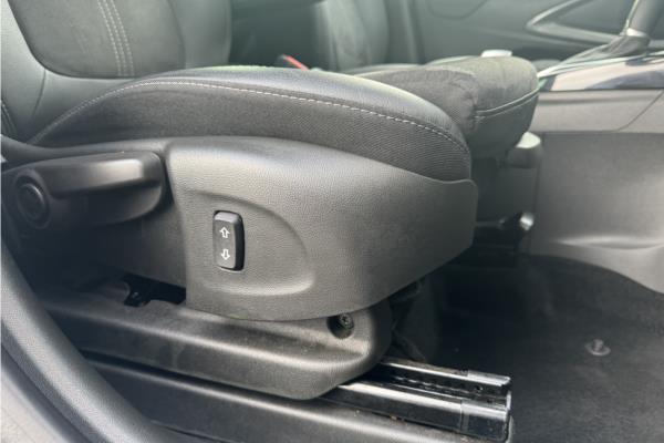 2022 Vauxhall Crossland 1.2 Turbo Ultimate SUV 5dr Petrol Auto Euro 6 (s/s) (130 ps) - Cloth/Alcantara, photo 29