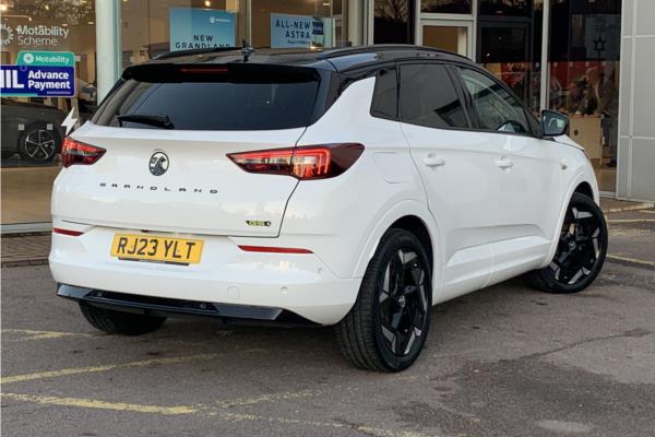 2023 Vauxhall Grandland - Black Alcantara, photo 8