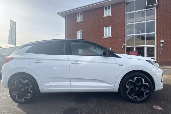 2022 Vauxhall Grandland 1.6 13.2kWh Ultimate SUV 5dr Petrol Plug-in Hybrid Auto Euro 6 (s/s) (225 ps) - Leather, photo 9