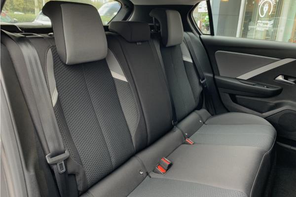 2024 Vauxhall Astra Electric 54kWh Design Hatchback 5dr Electric Auto (156 ps) - Jet Blck Modene, photo 13