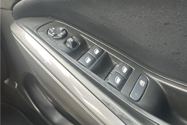 2020 Vauxhall Grandland X 1.6 13.2kWh Ultimate Nav SUV 5dr Petrol Plug-in Hybrid Auto 4WD Euro 6 (s/s) Hybrid4 (300 ps) - Leather, photo 22