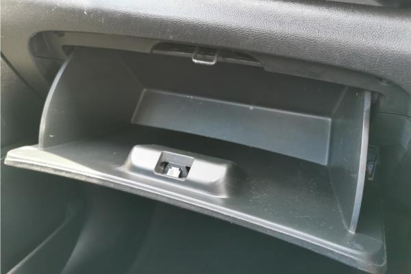 2017 Vauxhall Viva 1.0i SE Hatchback 5dr Petrol Manual Euro 6 (75 ps) - Cloth, photo 26