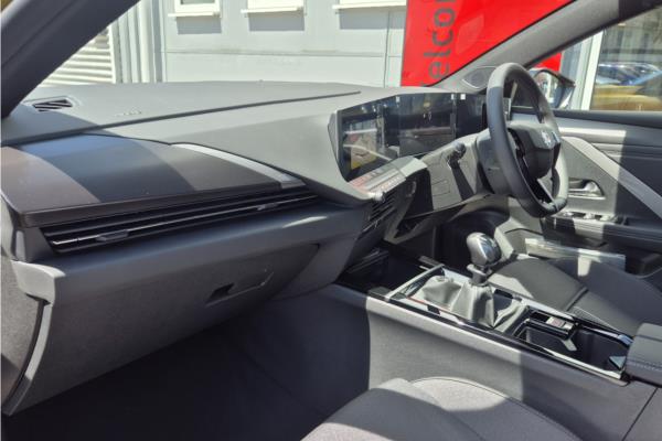 2025 Vauxhall Astra 1.2 Turbo GS Hatchback 5dr Petrol Manual Euro 6 (s/s) (130 ps) - Jet Black Greta, photo 14