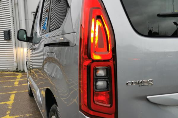 2020 Vauxhall Combo Life 1.2 Turbo Elite MPV 5dr Petrol Auto Euro 6 (s/s) (130 ps) - Cloth, photo 37