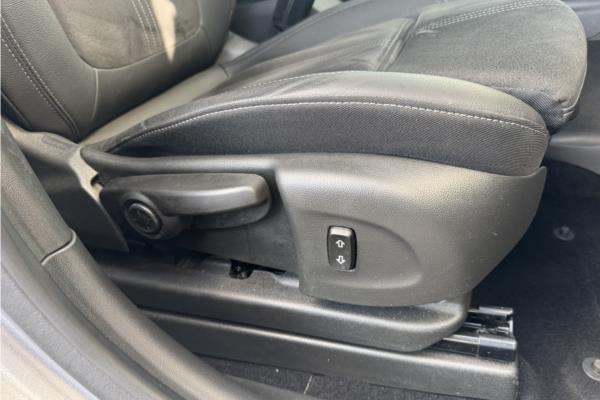 2021 Vauxhall Crossland 1.2 Turbo Ultimate Nav SUV 5dr Petrol Manual Euro 6 (s/s) (130 ps) - Cloth/Alcantara, photo 29