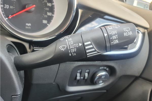 2019 Vauxhall Astra 1.4i Turbo Griffin Hatchback 5dr Petrol Auto (s/s) (150 ps) - Cloth Sienna/Jet Blk, photo 28
