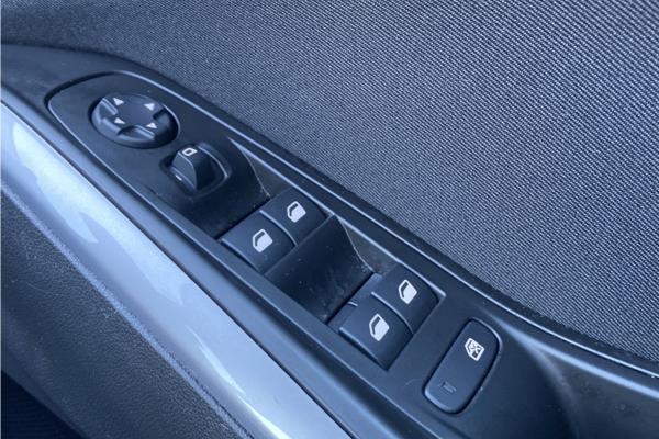 2020 Vauxhall Grandland X 1.2 Turbo GPF SE SUV 5dr Petrol Manual Euro 6 (s/s) (130 ps) - Cloth, photo 21