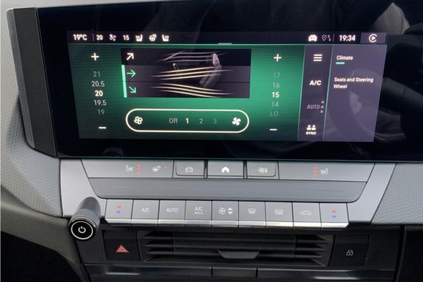 2024 VAUXHALL ASTRA - Jet Black Greta, photo 17