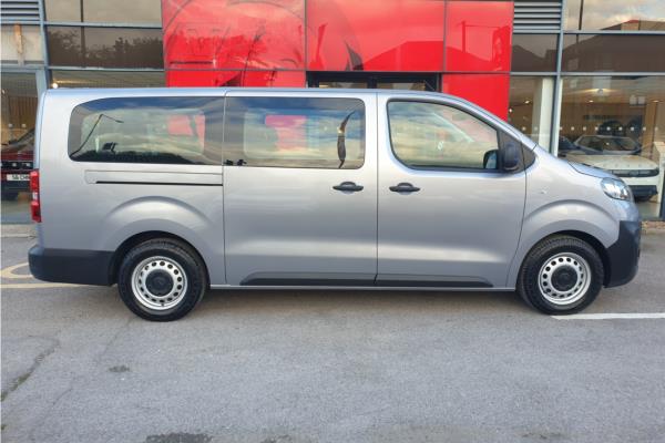 2024 Vauxhall Vivaro-e Life 50kWh Combi MPV 5dr Electric Auto LWB (9 Seat, 11kW Charger) (136 ps) - Curitiba Triton, photo 9