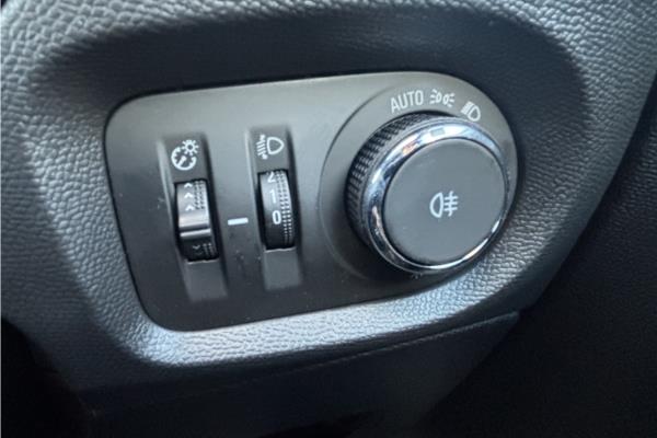 Vauxhall Corsa 5Dr HAT 1.2 HY TB 110 YS WP E-dct6 - Banda Marvel Bl, photo 20